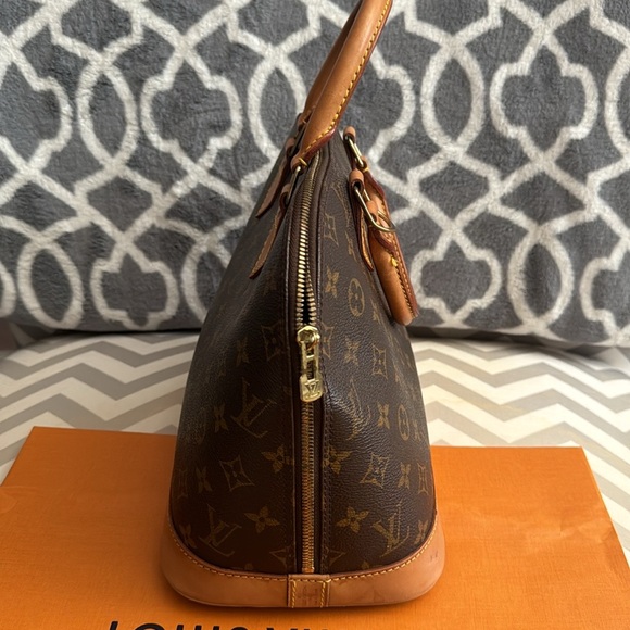Pre-loved Louis Vuitton Alma bag - Picture 4 of 7